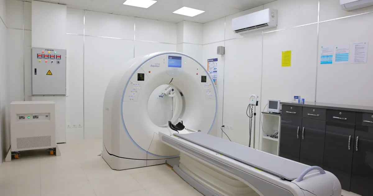 Klinikada 3D kompüter tomoqrafiya aparatı