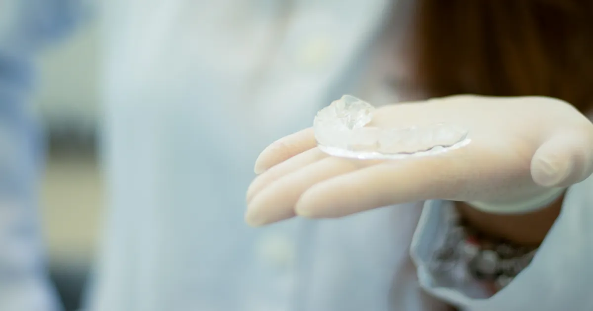 Şəffaf gecə aparatı (splint)